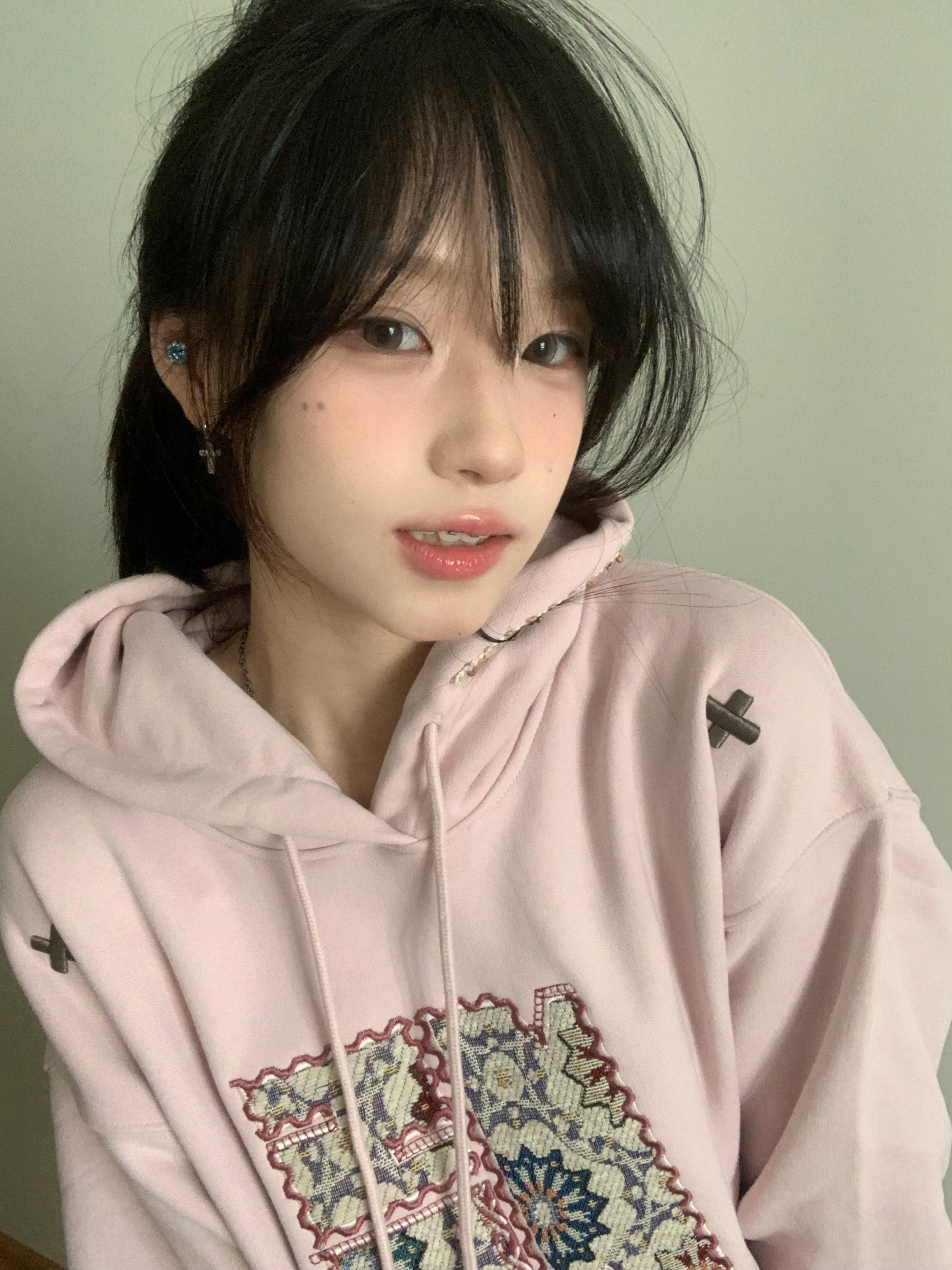 半扎又来了感觉蓝色的美🪣也好好看！之后可以多尝试！🍎xr（其实前两张是马尾