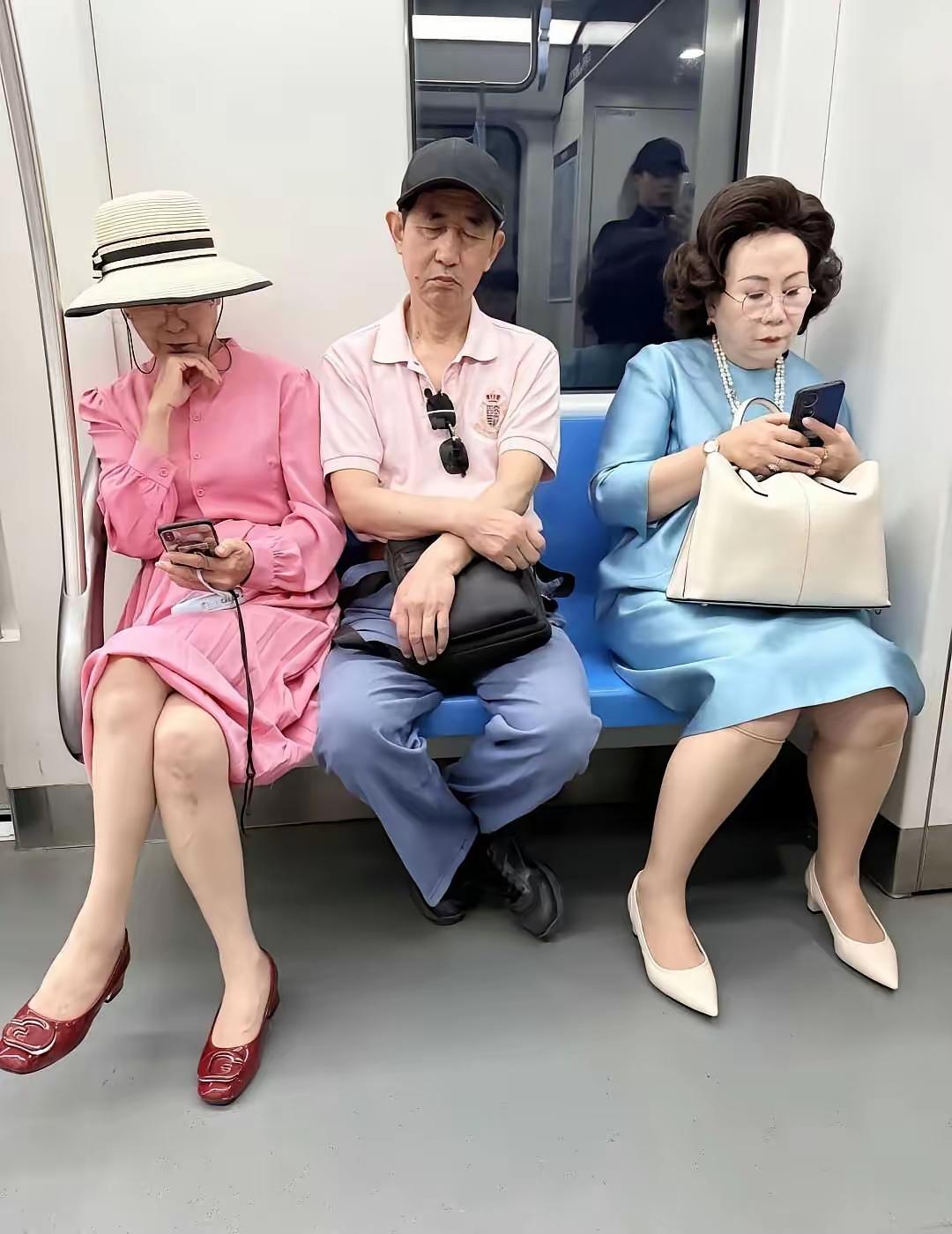 上海处处都透漏着精致[呲牙笑]