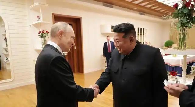 俄外长代表普京政府郑重宣布，朝鲜这个铁杆盟友，俄罗斯会尽全力保驾护航。俄罗斯和