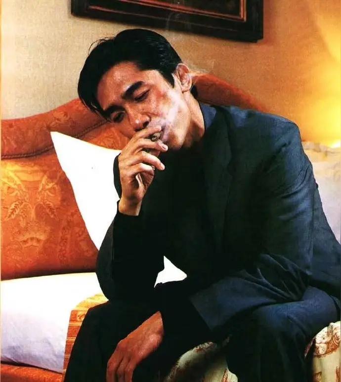 梁朝伟的求生欲还是很强的，他的粉丝虚惊一场。在出席第36届新加坡国际电影节时，他