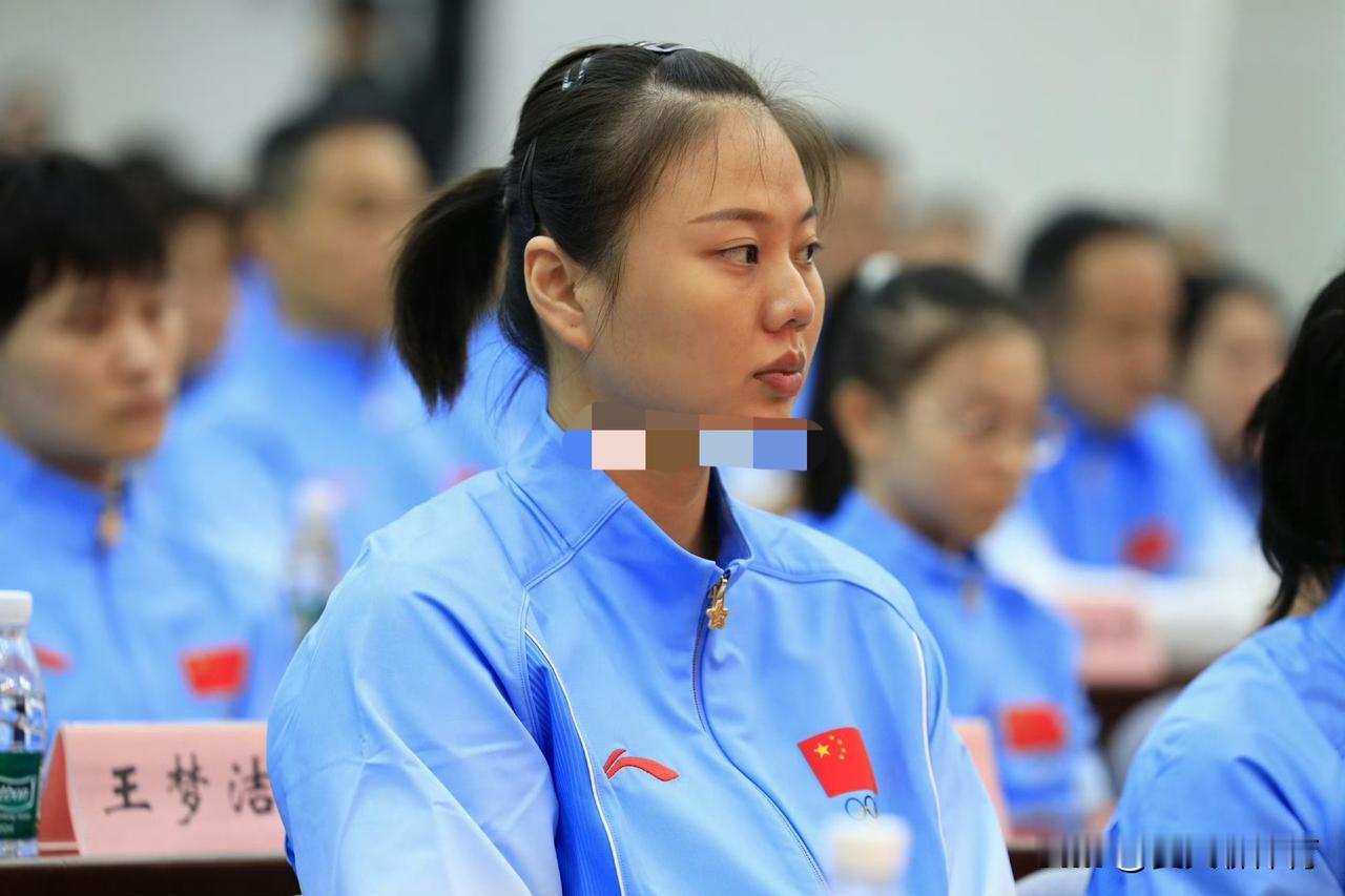 张籽萱、郭中楠终于回归中国女排，亚运会12人最终大名单来来了！中国女排这份大名单
