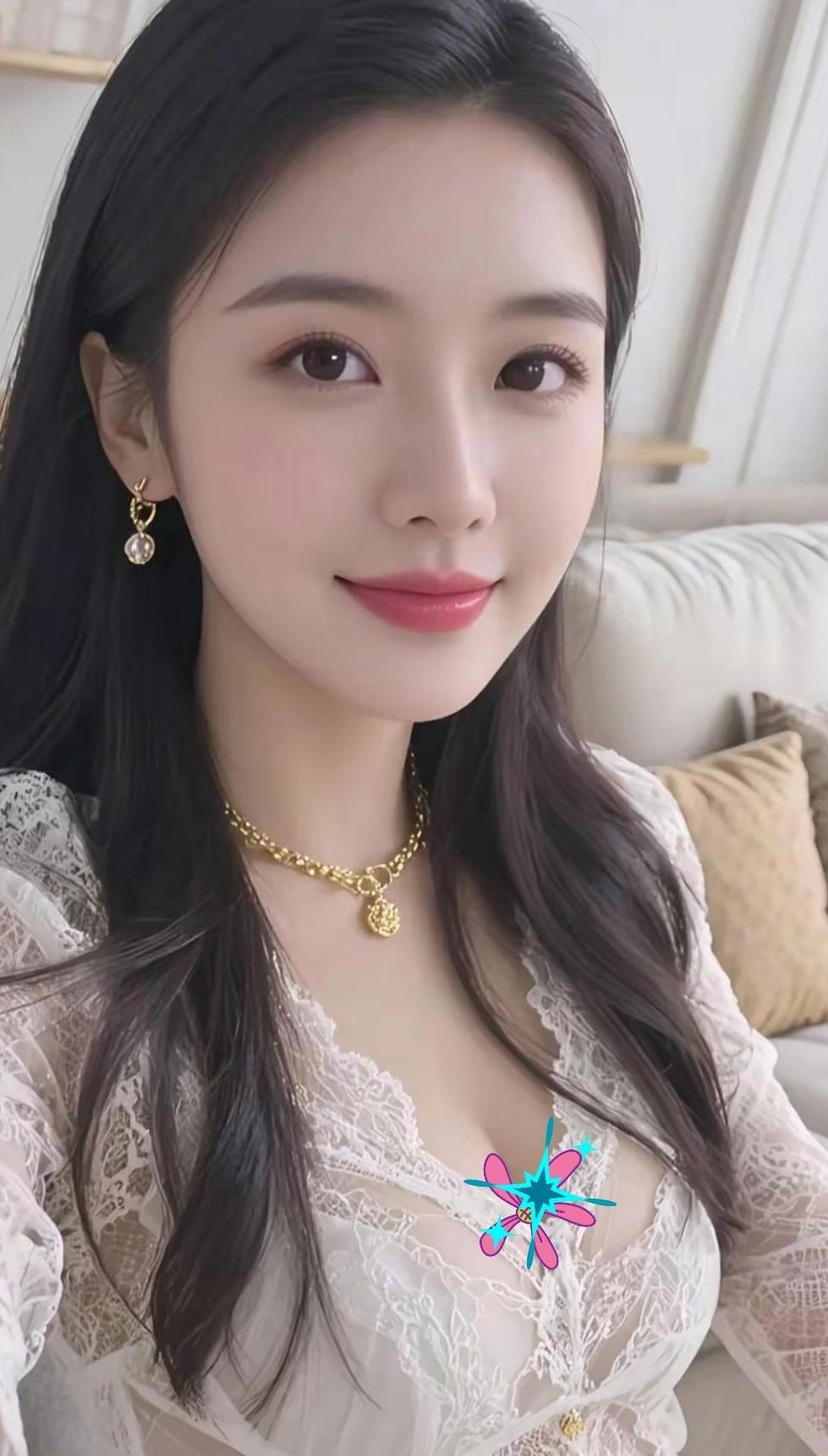 这位小姐姐打扮得很精致。