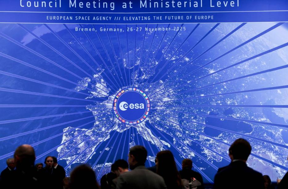 历史性转向！欧洲航天局砸221亿欧元预算，首推军用太空计划英国《金融时报》