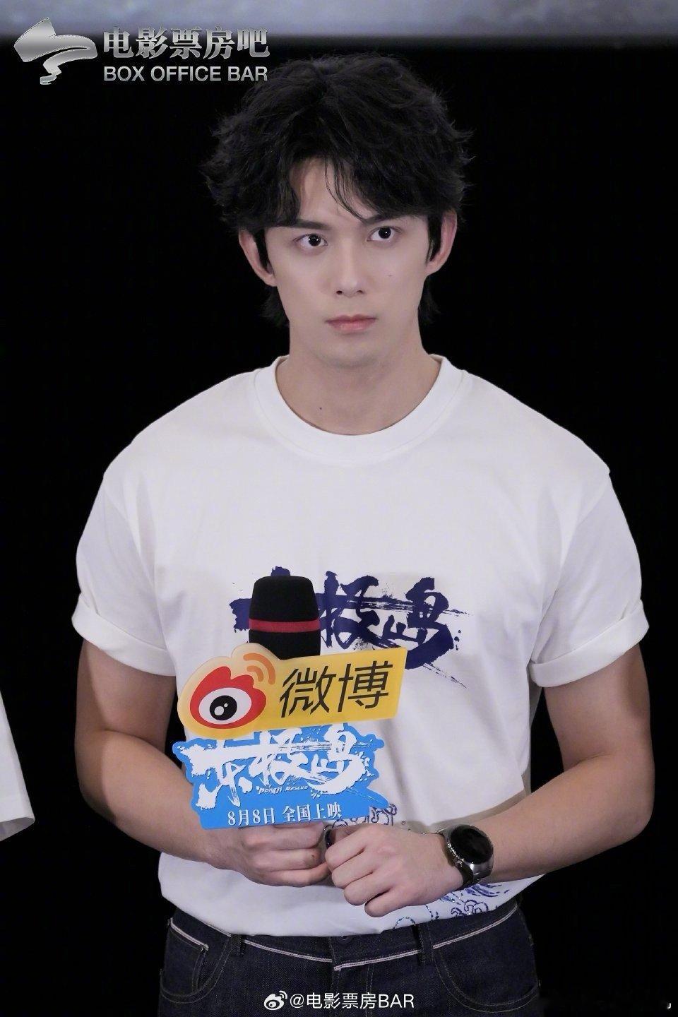 吴磊日军应该为暴行付出代价吴磊把阿荡那种又痛又怒的感觉演活了。日军的暴行是抹