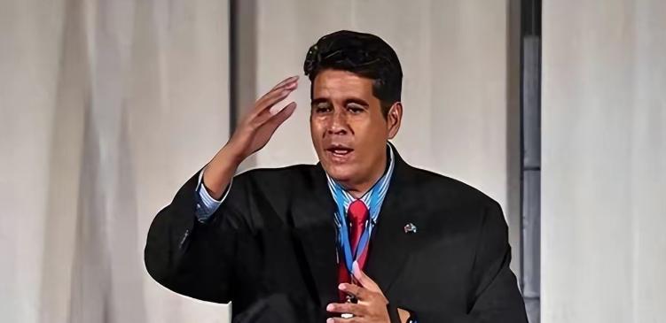 “中国你别逼我，我有权选择跟台湾当局做“朋友”，你管不着”帕劳总统惠恕仁最近在新