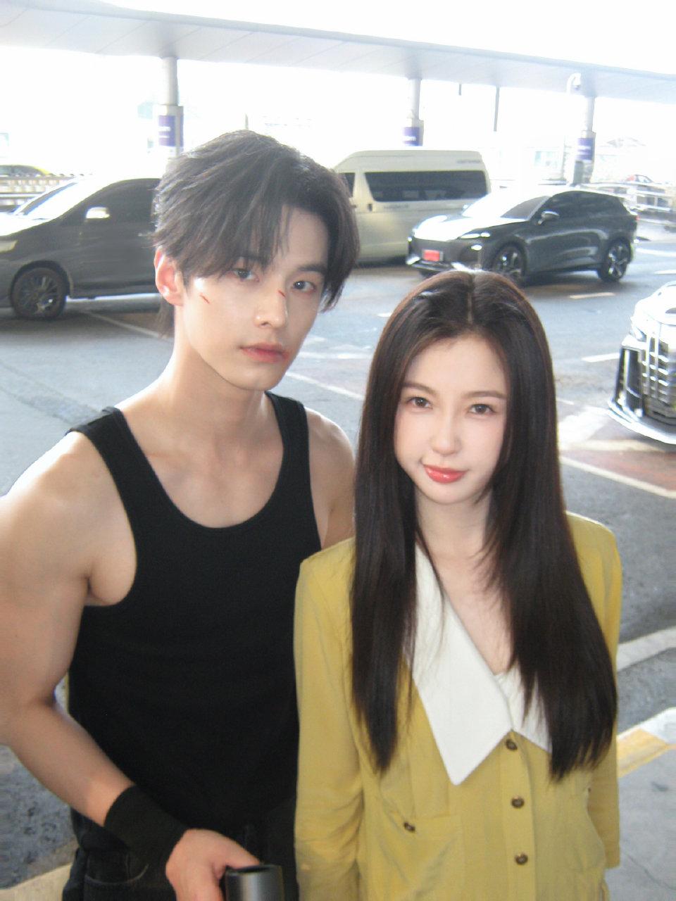 两颗心在靠近。