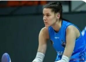 俄罗斯女排边攻人才济济，世界级主攻接应辈出，以费多罗夫采娃（小彩娃）、马尔科娃、