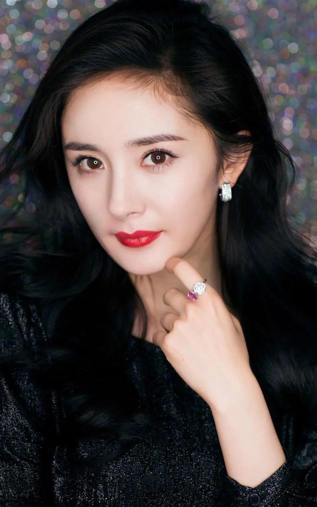 我有预感，杨幂，就是内娱这一代，错过的最强事业女王！当