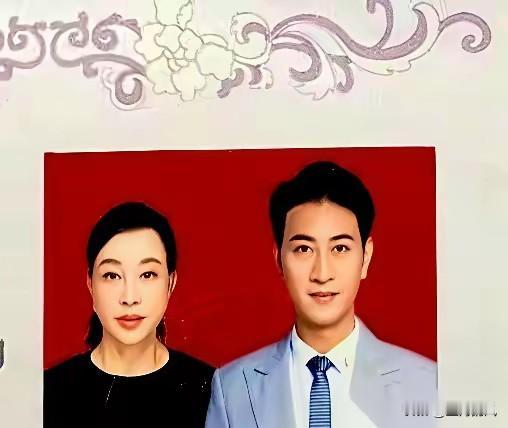 75岁的刘晓庆，再一次用作品刷新了观众的认知。在短剧《锦绣安然》中，她与小31岁