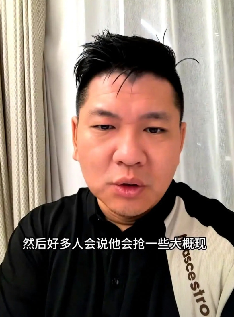 知名车评人韩路认为：尊界S800的消费群体，是拥有迈巴赫，和劳斯莱斯的人！谁