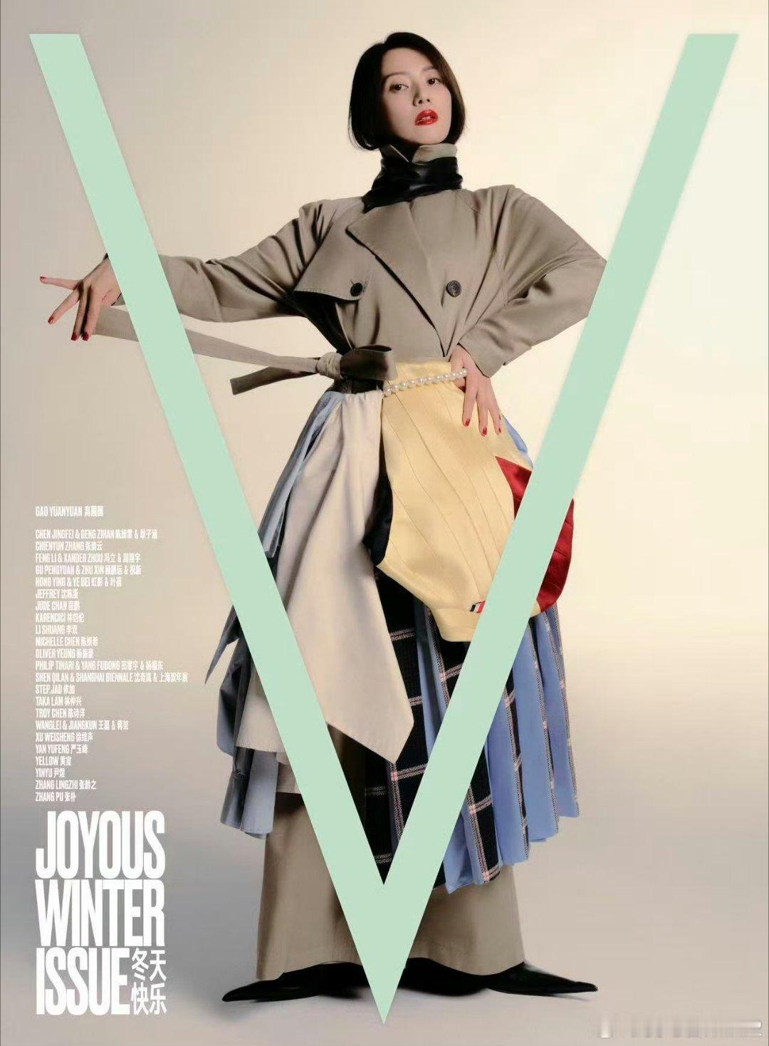 有颜任性！高圆圆最新拍摄花絮释出，仅以一抹口红点缀，便直面镜头。纵然身着繁复华服