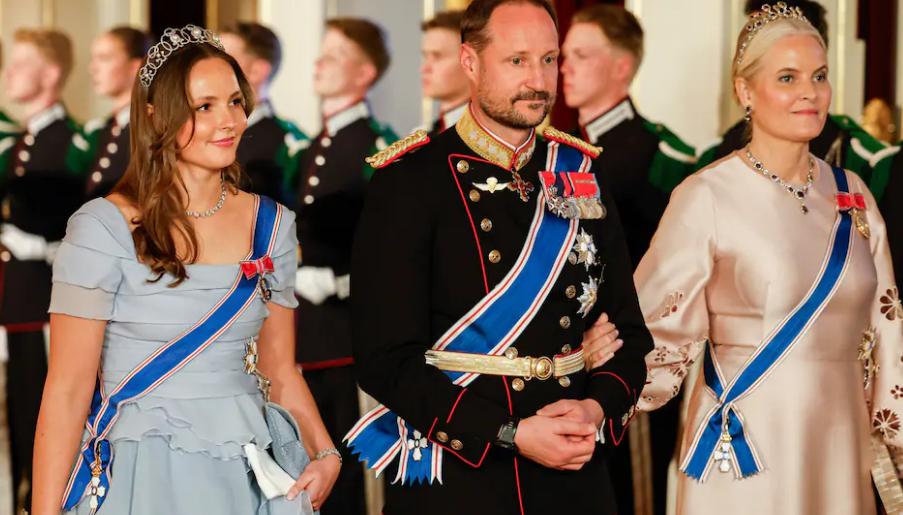 挪威王储妃为与爱泼斯坦的关系公开道歉挪威王储妃因与已故性犯罪者杰弗里·爱泼斯