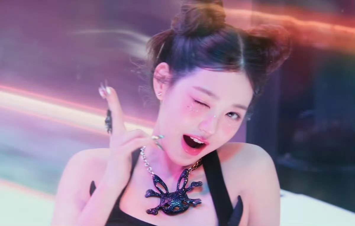 张元英牛角包发型，好可爱​​​