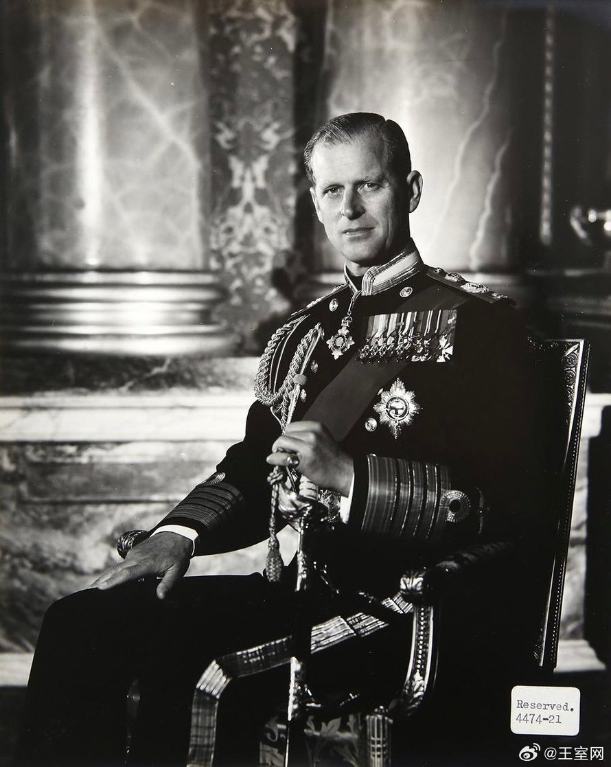 英国王室🇬🇧根据作家HugoVickers在关于女王新传记中的披露，已故