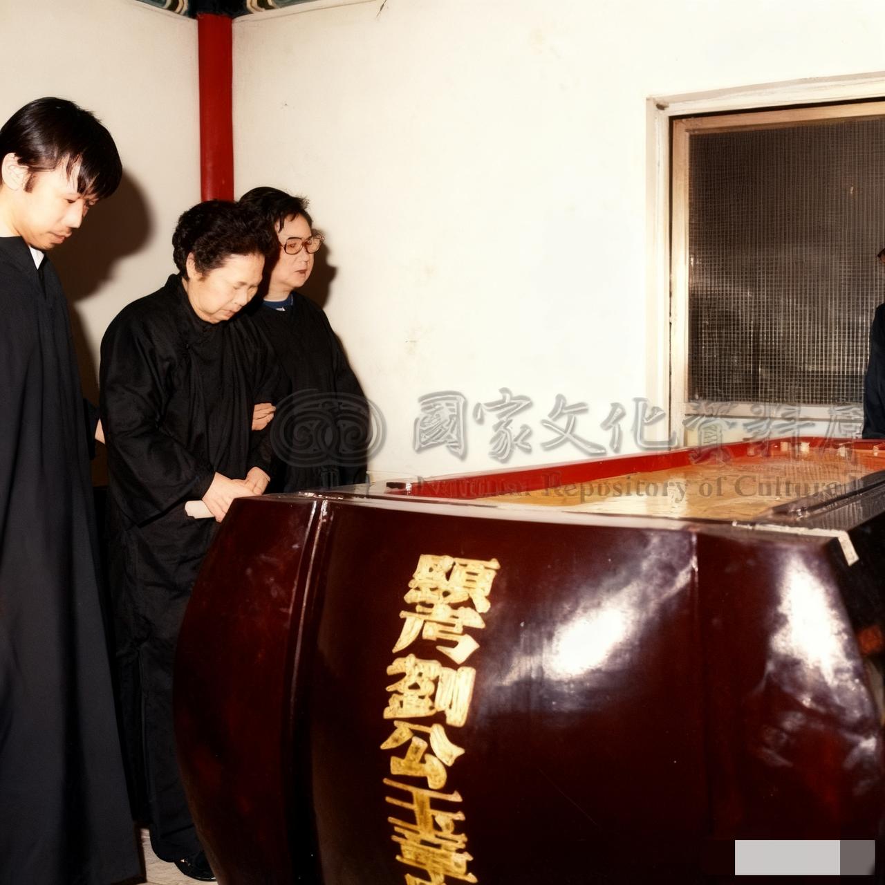 1981年，黄埔名将刘玉章的葬礼上，一张罕见的留影，从镜头中我们可以看到，已经入