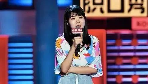 杨笠在泰国常住，很多明星都选择在泰国常住，因为自由，轻松。有工作就回国，工作结