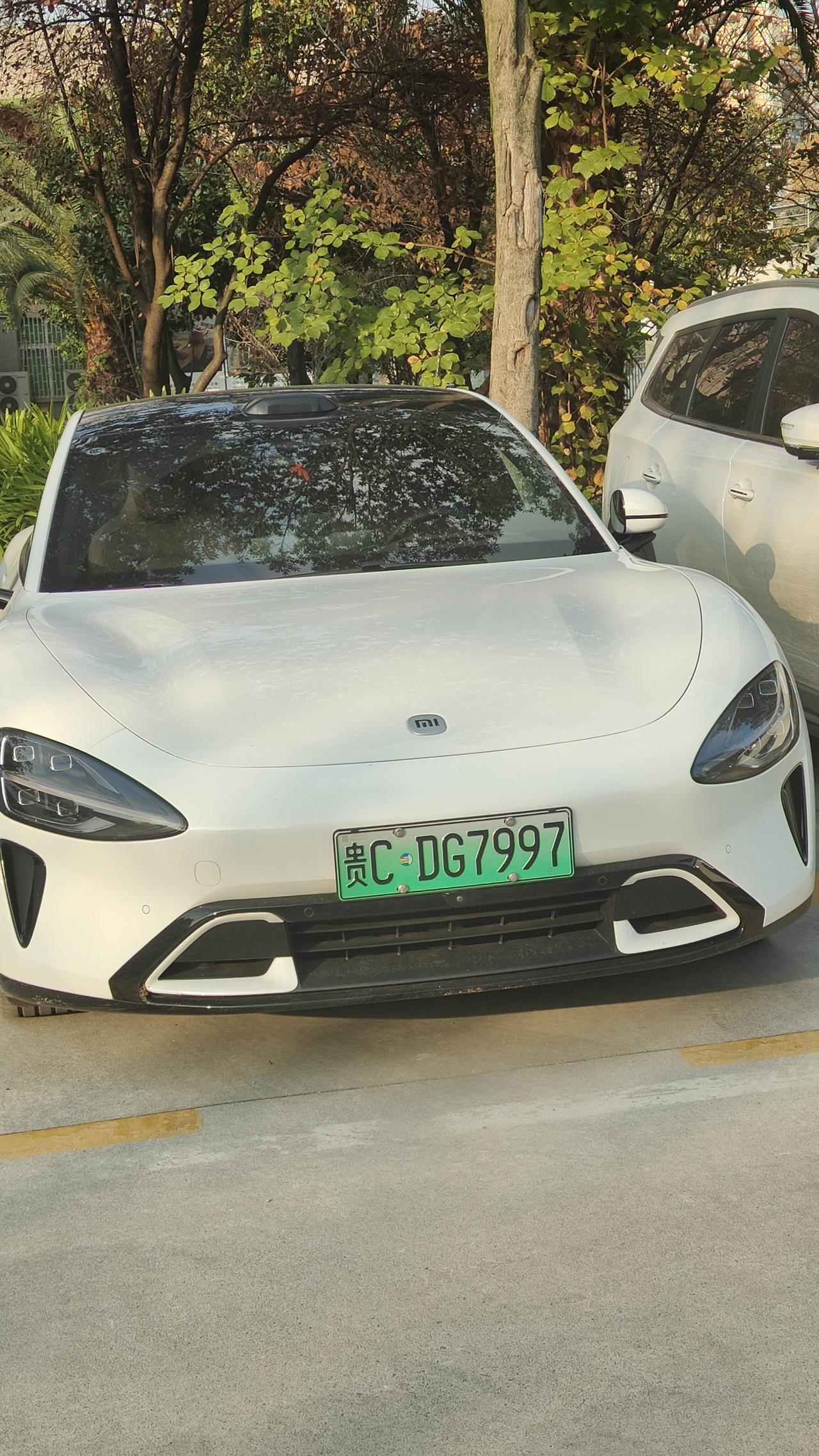 网上都在黑小米我要为小米发声小米的安全性是顶尖的A柱B柱都是2000兆帕热