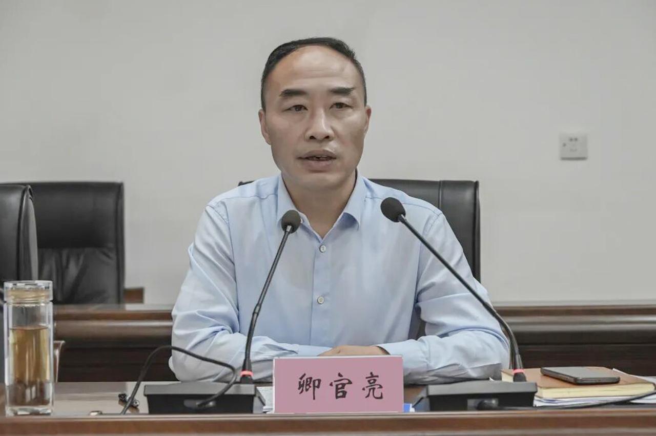 八十年代的师范生是个很优秀的群体，有的人扎根教育几十年当上了校长，或者在教育部门