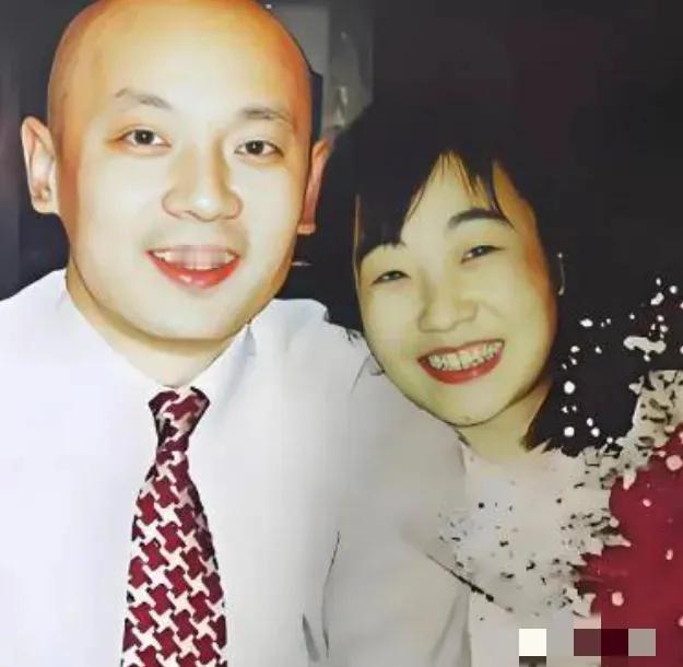 1995年，葛优拍戏赚了350万，把钱全部交给了妻子贺聪，谁知贺聪转身就在北京买