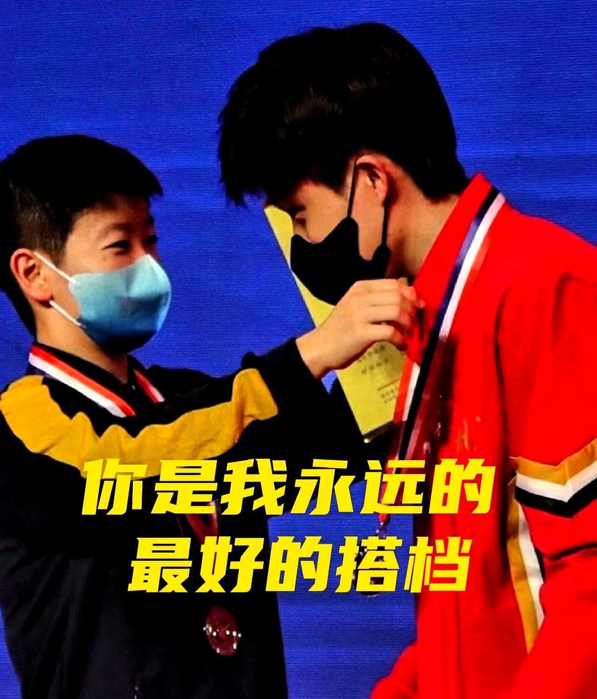 巴黎奥运夺冠一年后，“莎头”组合竟然面临被拆散的可能。这对搭档8年的王牌，到底