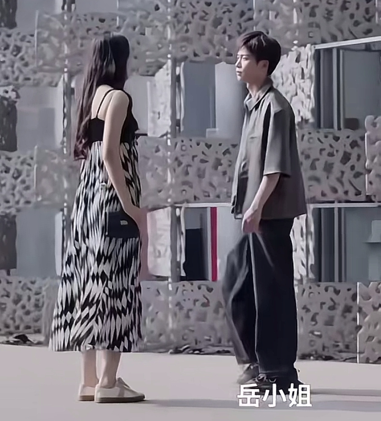 感觉女孩子跟梓渝一样高😳​​​