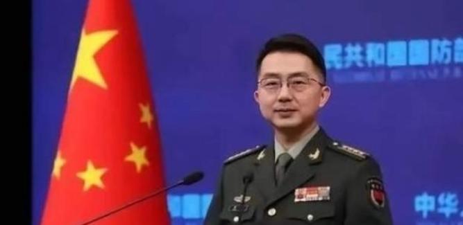 国防部已明确发出通知，凡家中有年满18周岁男性青年的家庭，以及青年本人，都须高度