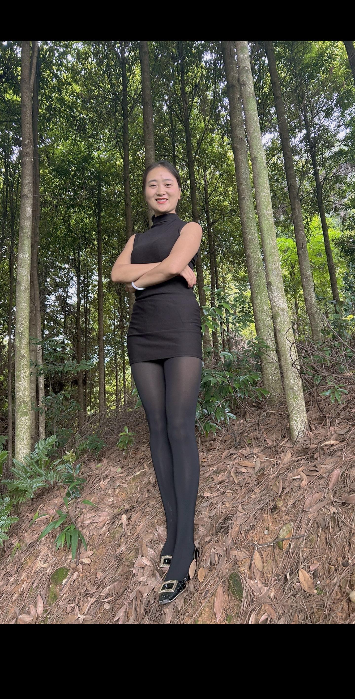 穿这样在树林里你看到我会不会害怕