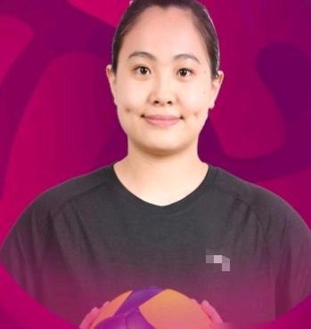 赵勇这次真的被全网骂疯了！中国女排世联赛南京站，他放着有经验的老将不用，居然把一