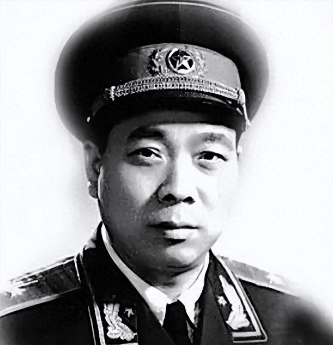 对越反击战即将打响时，少将吴忠突然被撤职，许世友听闻后愤怒表示不允许吴忠离开！
