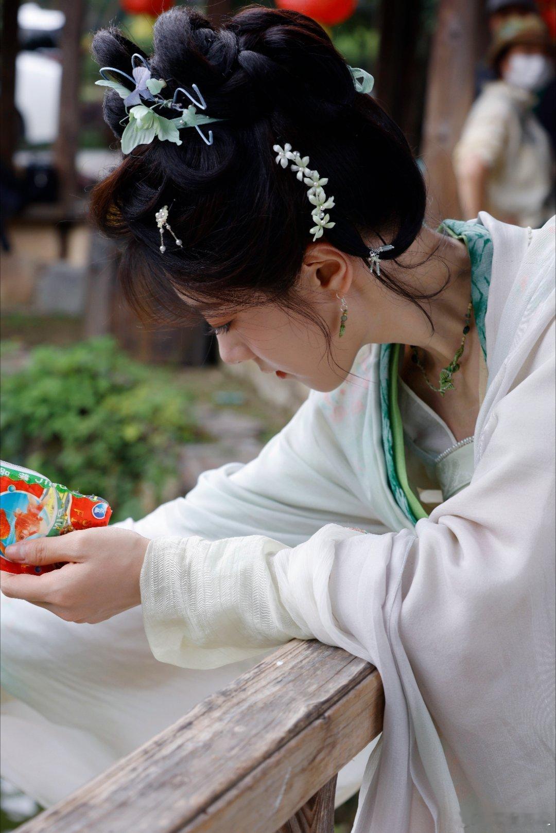 一念江南是赵今麦第三部古装剧从过往古装作品就能看出她的可塑性，期待这次在一念江南