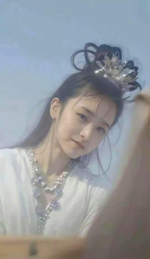 86版《西游记》里猪八戒的那对耳朵，竟然先后换了七八种形状。造型师王希钟