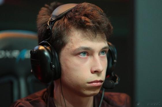 Nisha以17182的分数登顶欧服天梯第一，液体教练blitz送了一辆起亚的车