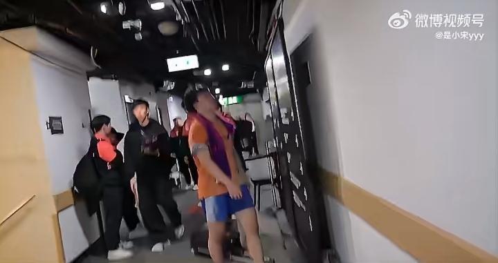 松岛辉空🇯🇵这是哭了吗[滑稽笑]？近期势头迅猛的松岛辉空🇯🇵3-4输给了