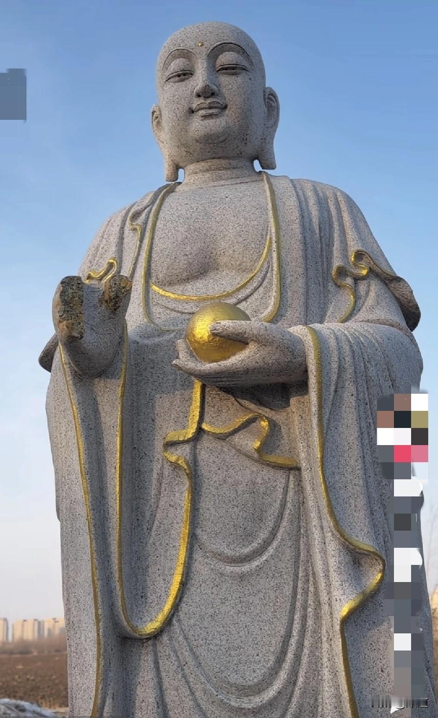 哈尔滨极乐寺有一尊地藏王菩萨像。谁能想到菩萨像手中的锡杖已经被人拿走3回了。最