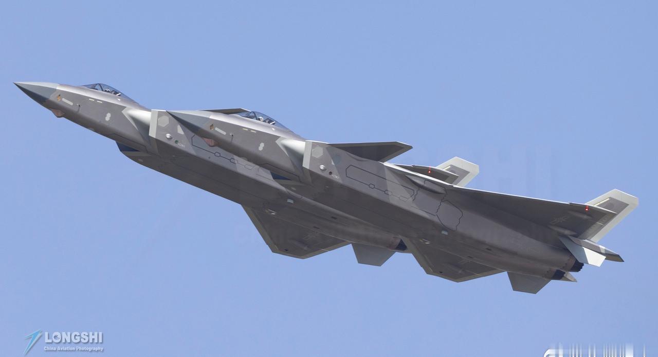 2025年度大国重器影像盘点我中意歼-20战斗机。原创航空摄影