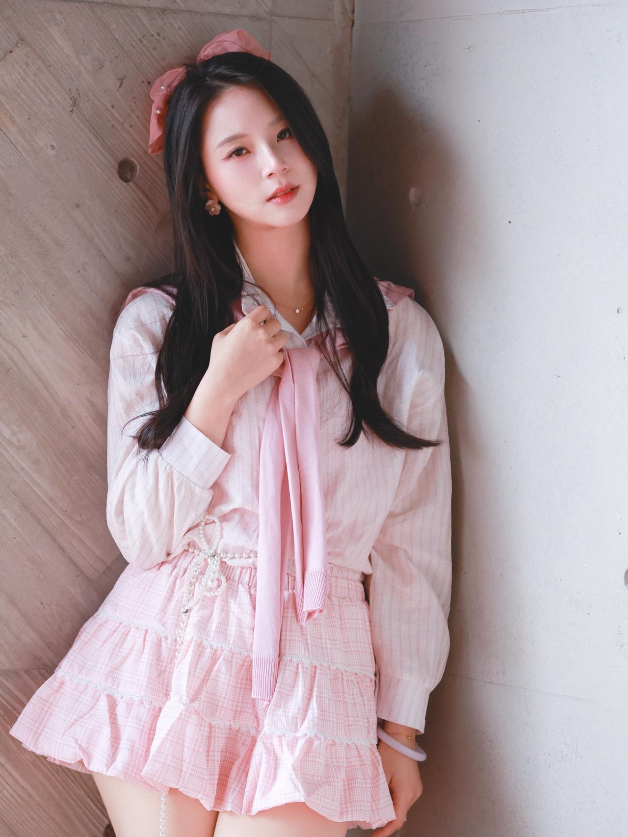 甜美少女风穿搭，粉色系甜美可爱，少女心满满！分享美女穿搭服饰为什么女生都爱拍呆