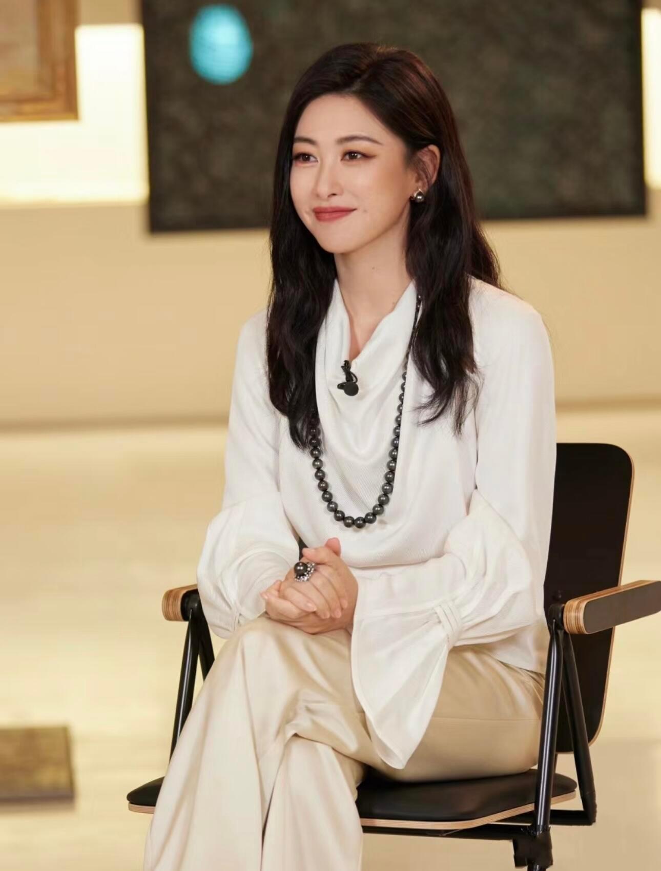 风格大赏softcore被朱珠的穿搭狠狠种草了！妥妥的极致浪漫风，真的太戳人了