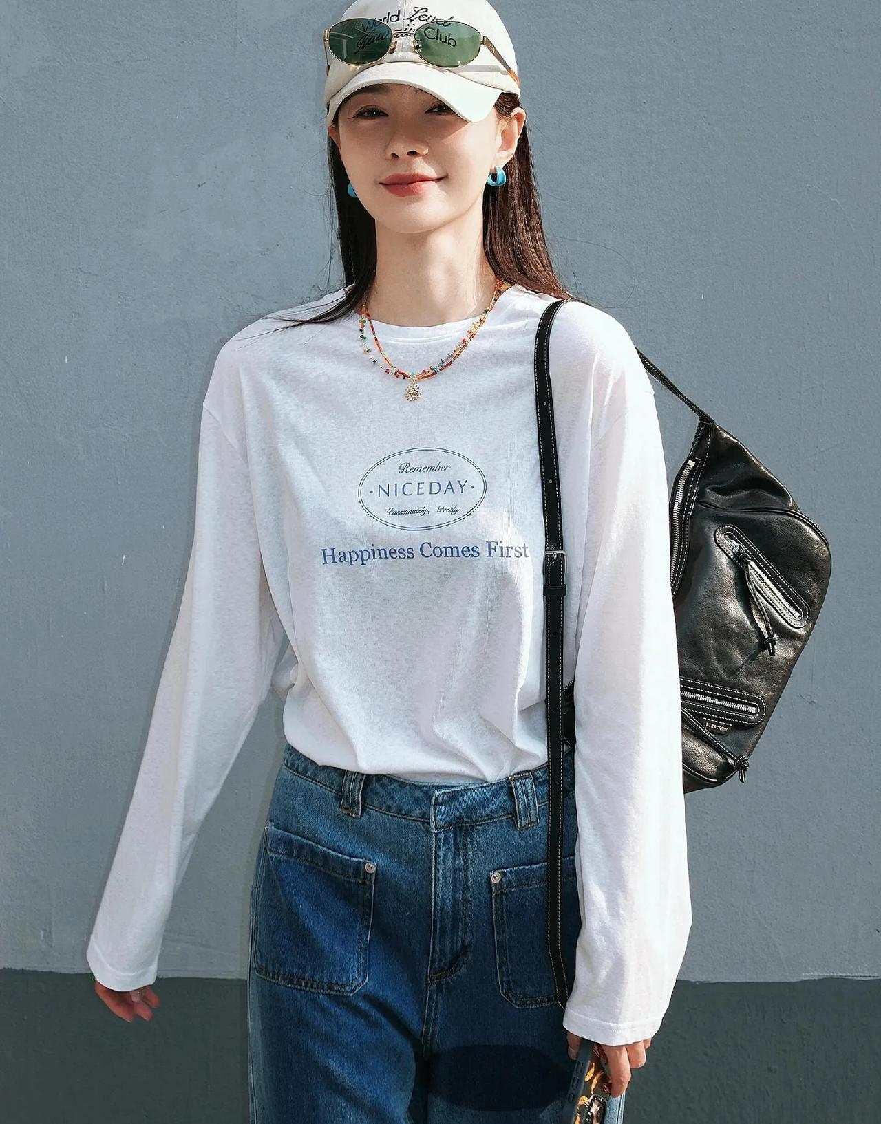 沈梦辰才是基础款穿搭天花板！白T+阔腿牛仔裤，简单两件套直接穿出时髦感，休闲又