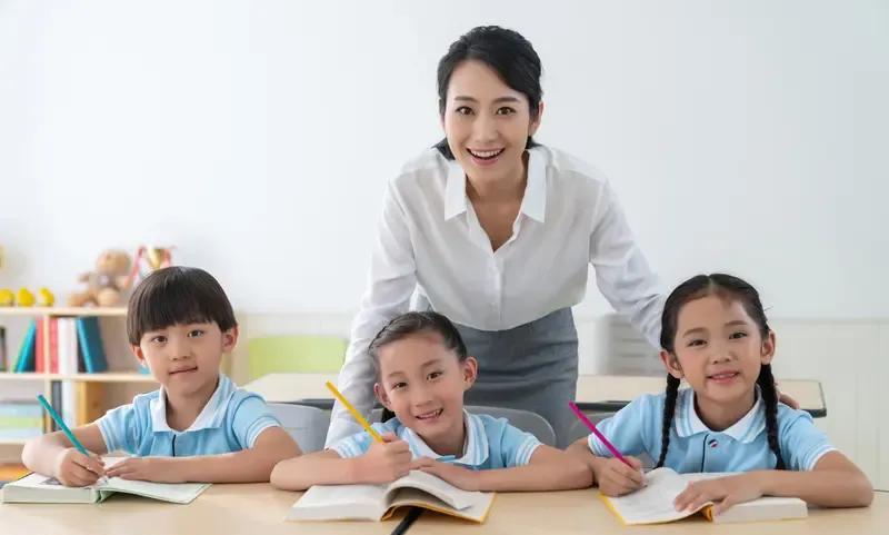 有人说，中小学教师职称的高低是他们能力和水平的真正体现，人家的职称高，你的心里别