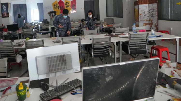 FBI实地搜查柬埔寨电诈园区直呼震撼，工业化犯罪规模，老牌黑帮都比不上。铁