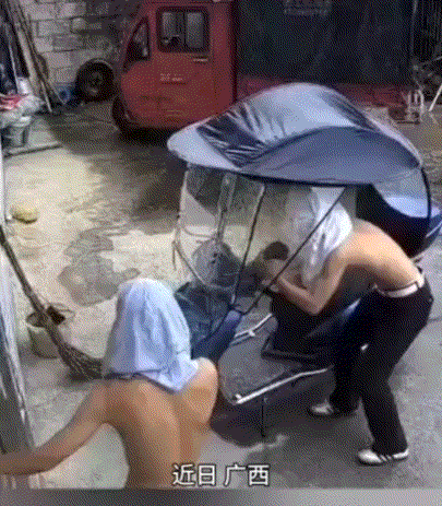 “气笑了”！广西，一女子发视频称，最近当地经常下雨，这天她就发现自己停在家中院子