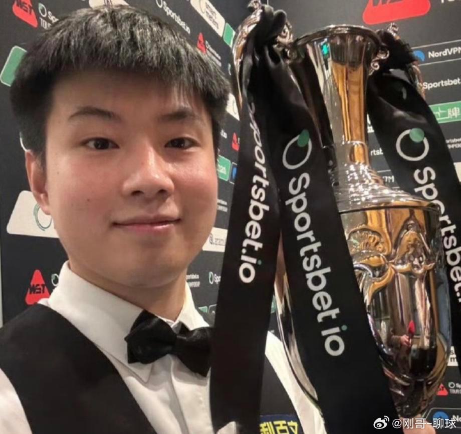 赵心童单赛季四冠王疯狂5连鞭！29岁赵心童10-3狂胜世界第1，赛季第4冠入账