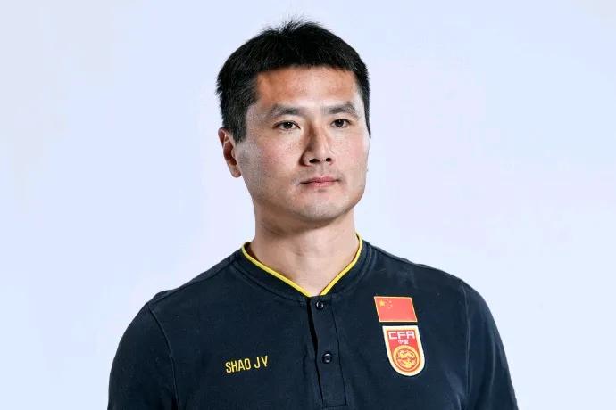 亚国联即将推出，对国足来说其实有一个好处跟一个坏处。首先是好处方面。平常的友谊