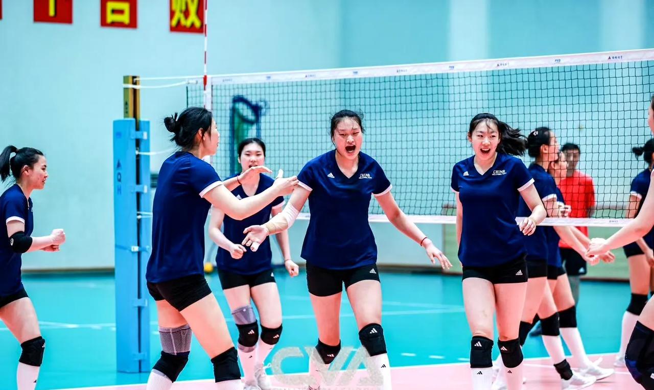 中国女排U21国家队主力阵容基本确定。从中国排协发布的照片以及预判来看，二传朱航