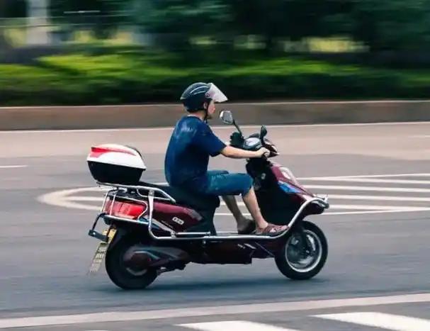 为什么发达国家的人不骑电瓶车？ 在中国任何一个城市找个路口站10分钟，电瓶车