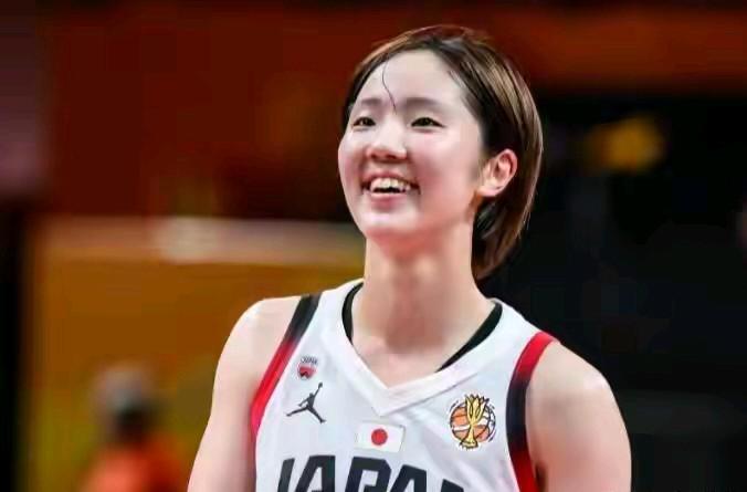 日本女篮和韩国女篮双双被淘汰出局，这对中国女篮来说无疑是一件好事。日本女篮的狂