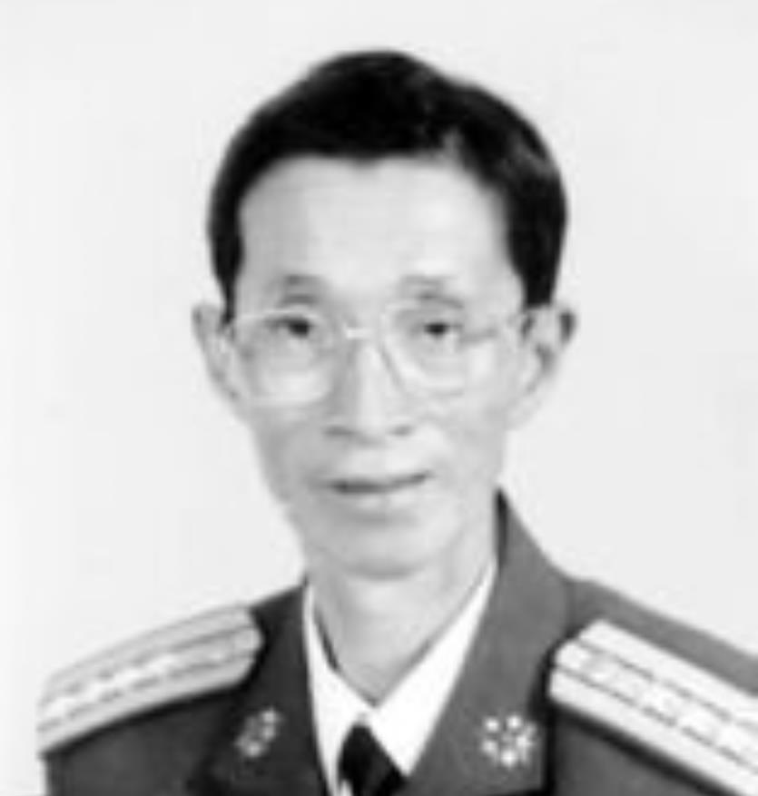 1959年10月，文化干事张重天去往颐和园游览，走着走着碰到了1位散步的老者。张