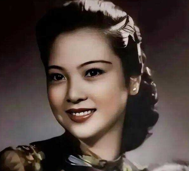 1941年的一个夜里，周志英与戴笠一番云雨之后，再次逼问他何时与自己结婚？不料，