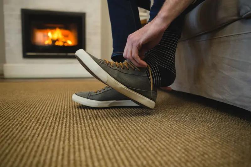 大多数人脱袜子时，或许都会凑到鼻子前闻一闻，凭气味判断是否该换袜子了。偶尔这么做