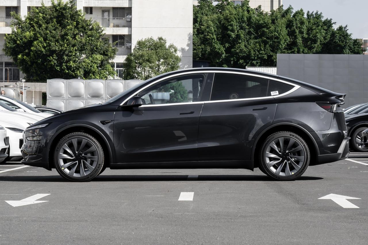 ModelY洗车心得：这几个地方别乱洗、别瞎洗，要不毁漆还伤车！相信各位懂车帝